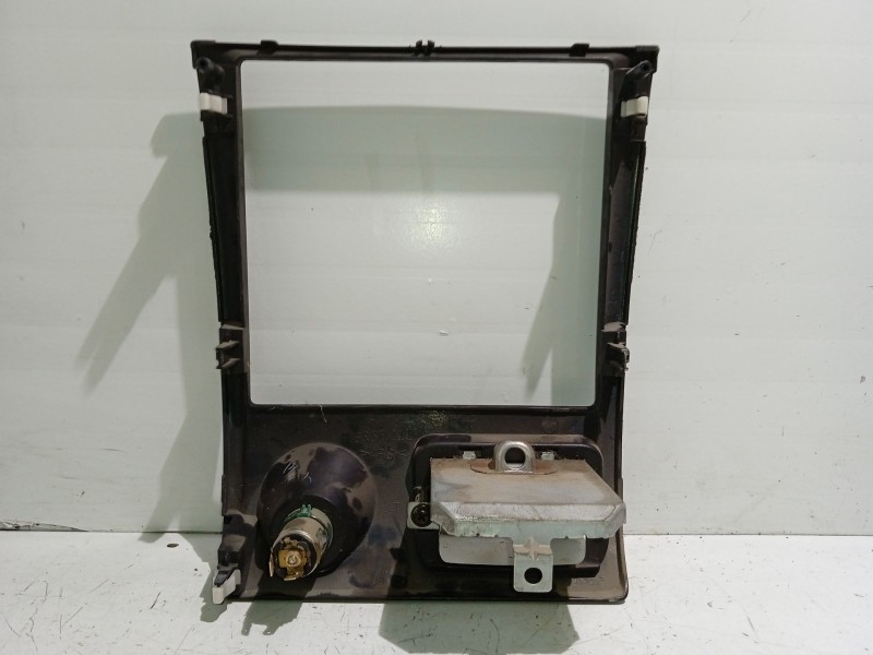 Recambio de moldura para mazda 626 v hatchback (gf) 2.0 td (gffp) referencia OEM IAM G18R55211  