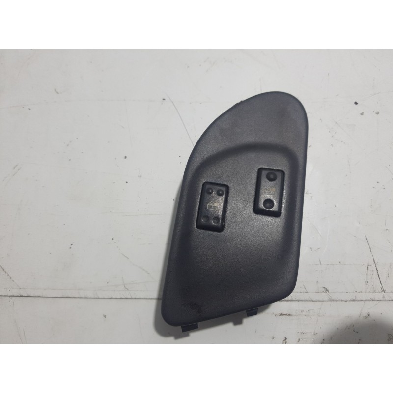 Recambio de mando elevalunas delantero izquierdo para renault safrane (b54) 2.2 cat referencia OEM IAM 77008119  