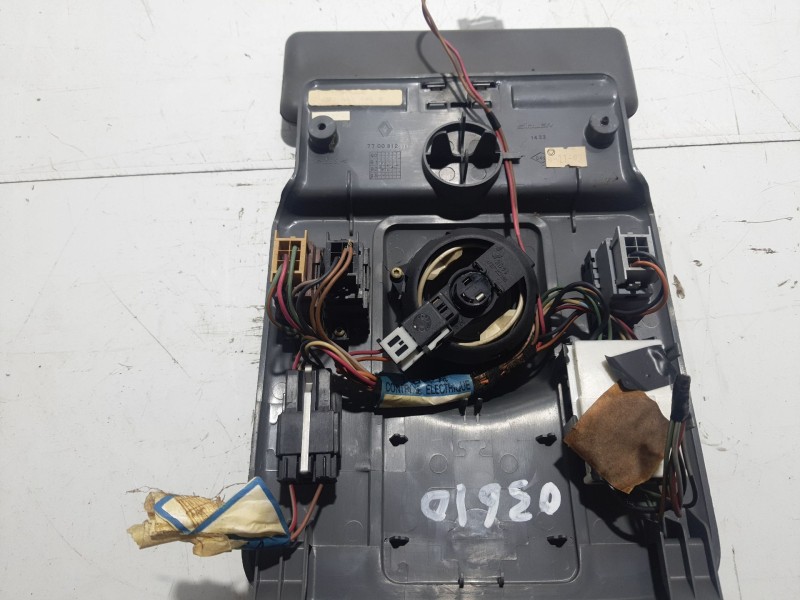Recambio de luz interior para renault safrane (b54) 2.2 cat referencia OEM IAM 7700812681  