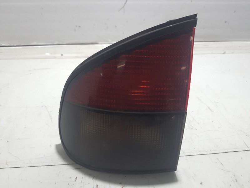 Recambio de piloto trasero izquierdo para renault safrane (b54) 2.2 cat referencia OEM IAM 7701035699  