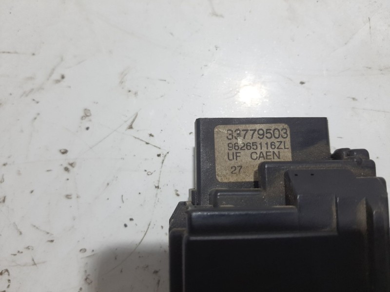 Recambio de mando limpia para peugeot 106 (s2) 1.1 referencia OEM IAM 6239C1 33779503 96265116ZL