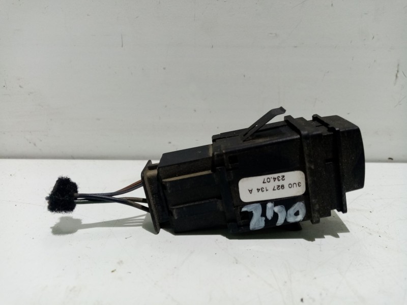 Recambio de interruptor para skoda superb (3u4) 1.9 tdi referencia OEM IAM 3U0927134A  