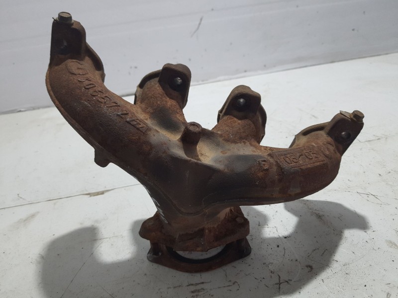 Recambio de colector escape para peugeot 106 (s2) 1.1 referencia OEM IAM 034136 306572 