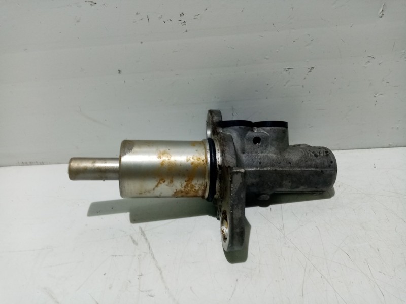 Recambio de bomba freno para volkswagen passat berlina (3b3) referencia OEM IAM 4D0611021A  