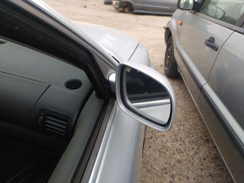 Recambio de retrovisor derecho para volkswagen passat berlina (3b3) referencia OEM IAM 3B1857508F01C  