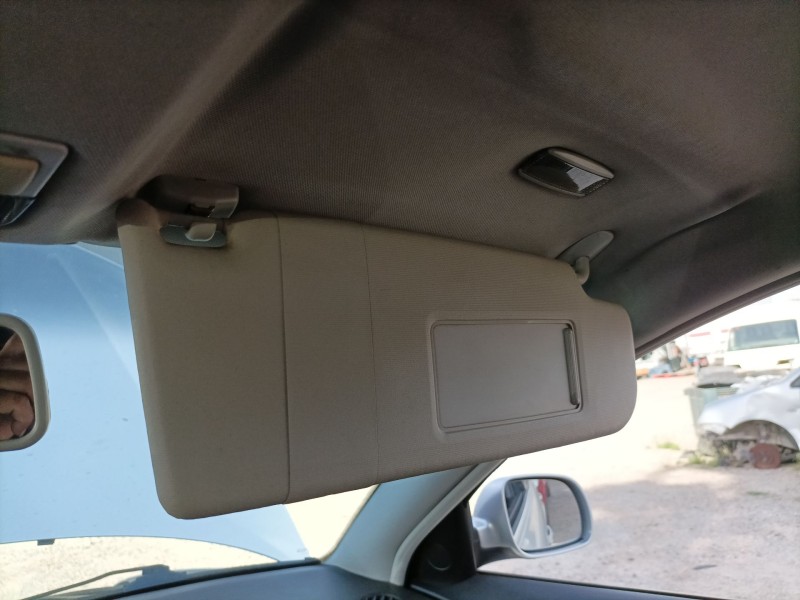 Recambio de parasol derecho para volkswagen passat berlina (3b3) referencia OEM IAM 3B0857552R3B4  