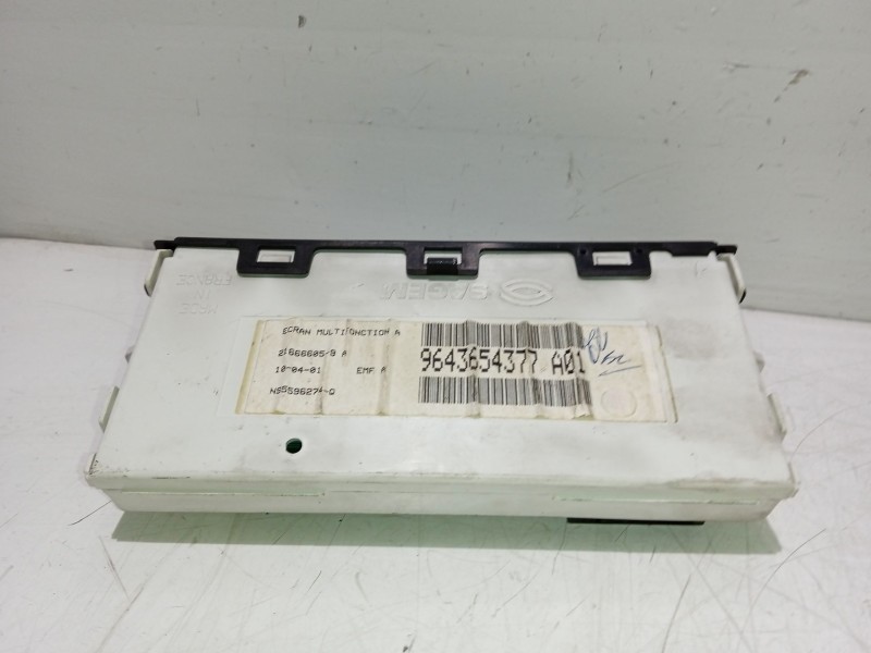 Recambio de pantalla multifuncion para citroën xsara (n1) 1.9 d referencia OEM IAM 9643654377  