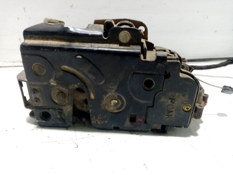 Recambio de cerradura puerta trasera izquierda para volkswagen passat berlina (3b3) referencia OEM IAM 3B2837015AK  