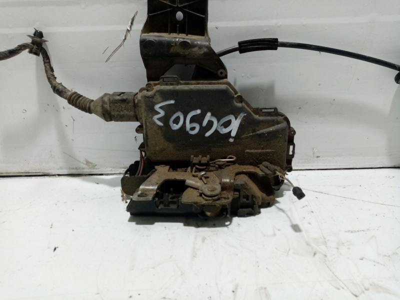 Recambio de cerradura puerta delantera izquierda para volkswagen passat berlina (3b3) referencia OEM IAM 3B1837015A  