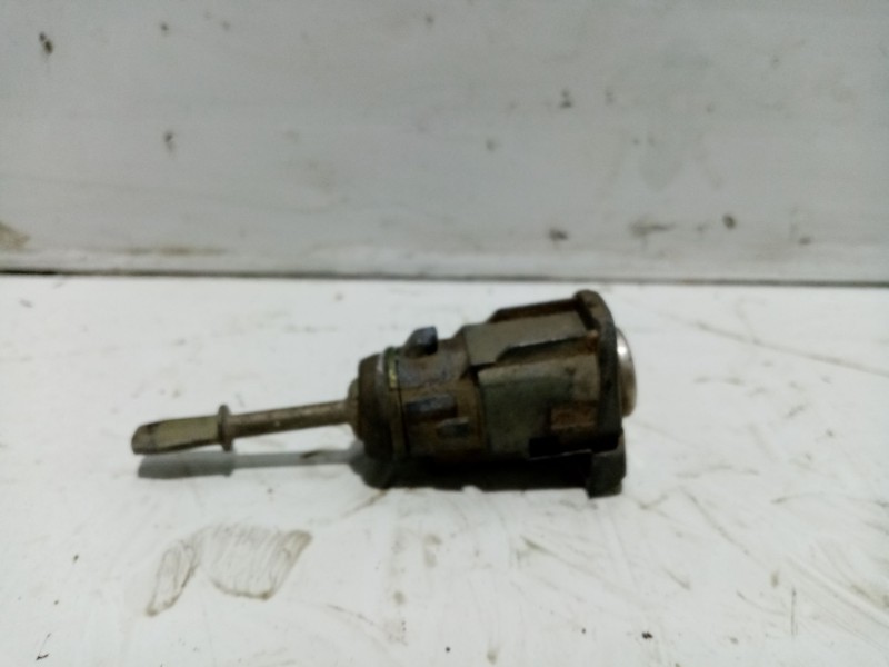 Recambio de bombin puerta delantera izquierda para volkswagen passat berlina (3b3) referencia OEM IAM 3B0837167G  