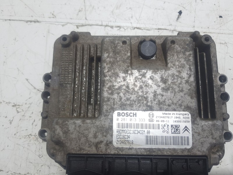 Recambio de modulo electronico para suzuki santana 350 referencia OEM IAM 1039S15650 0281013333 EDC16C34