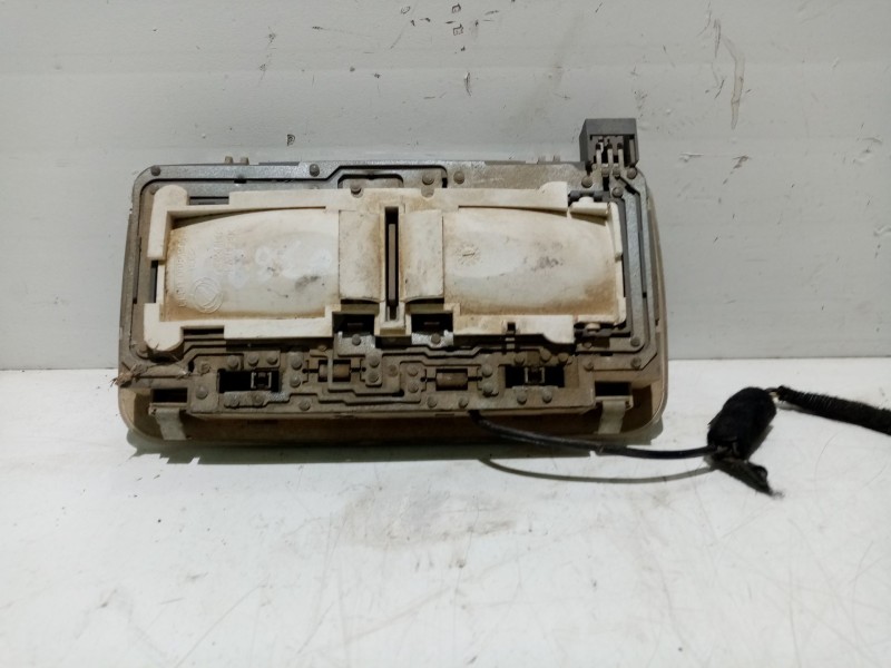 Recambio de luz interior para peugeot bipper referencia OEM IAM 735487089  