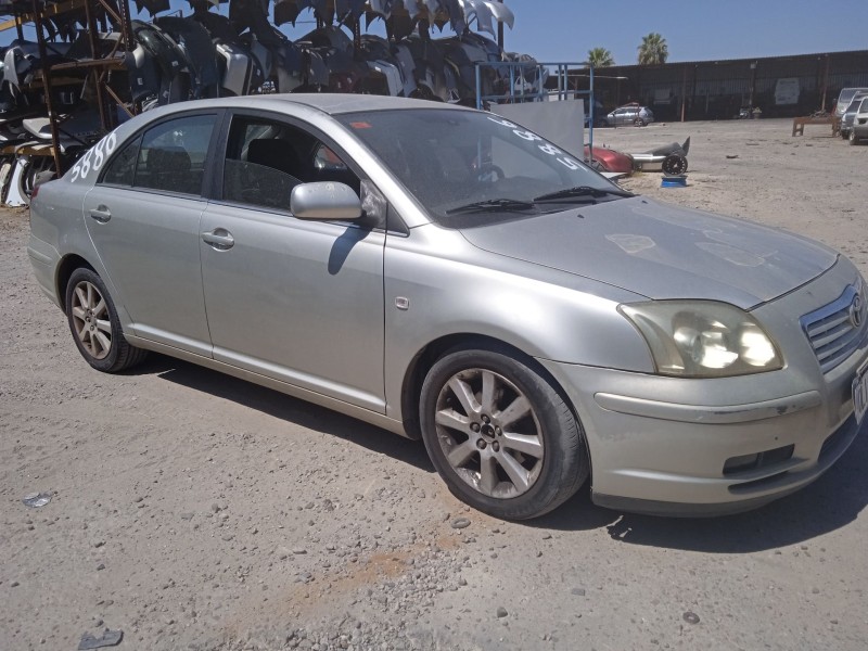 toyota avensis (_t25_) del año 2005