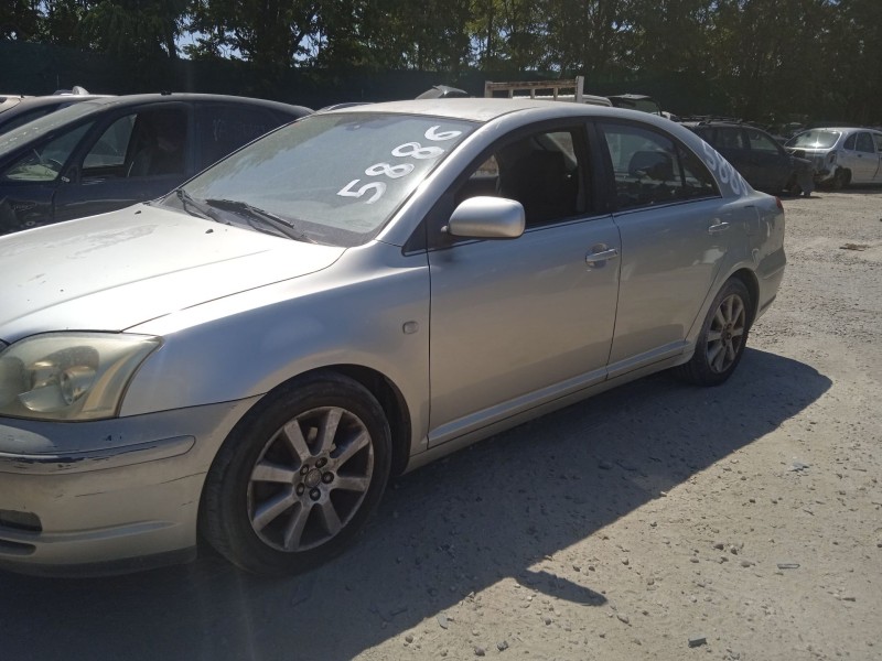 toyota avensis (_t25_) del año 2005
