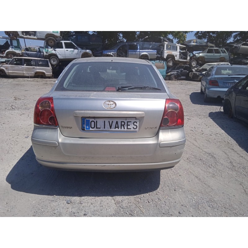 toyota avensis (_t25_) del año 2005