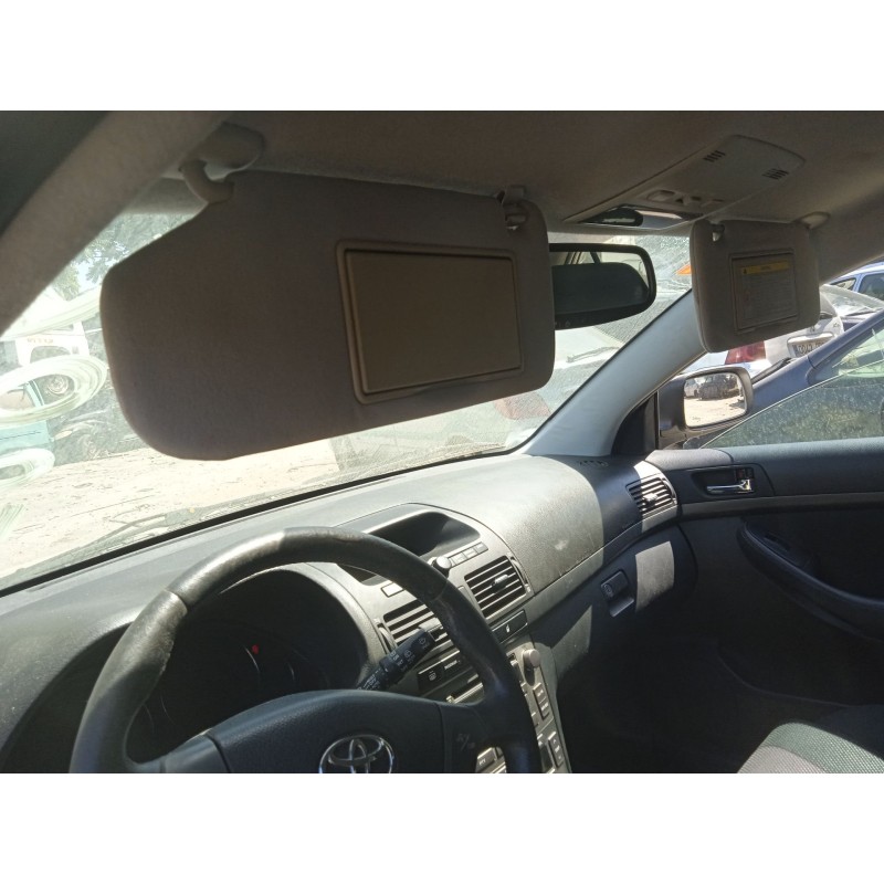 toyota avensis (_t25_) del año 2005