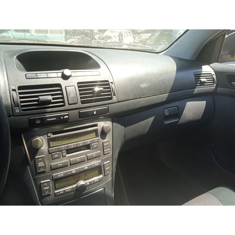 toyota avensis (_t25_) del año 2005