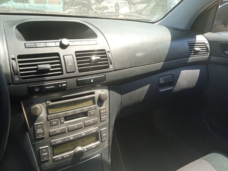 toyota avensis (_t25_) del año 2005