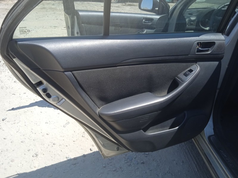 toyota avensis (_t25_) del año 2005