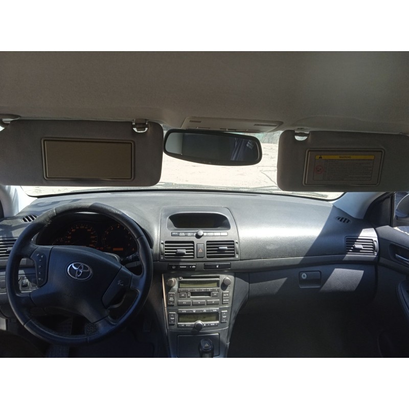 toyota avensis (_t25_) del año 2005