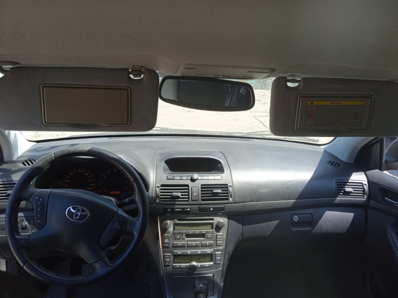 toyota avensis (_t25_) del año 2005