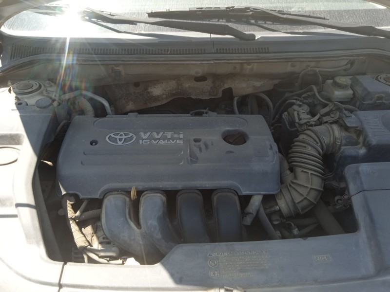 toyota avensis (_t25_) del año 2005