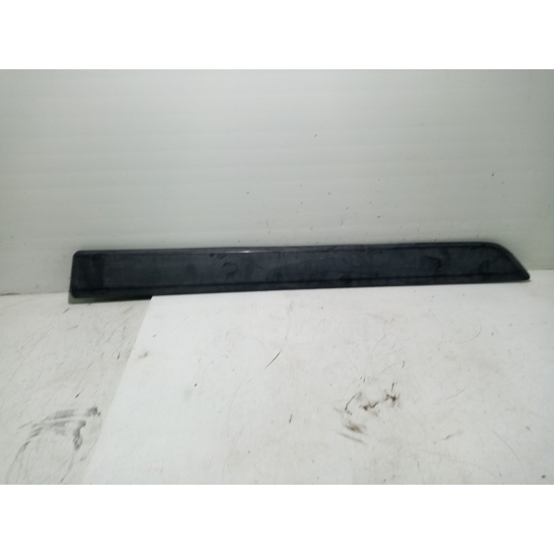 Recambio de moldura para peugeot bipper referencia OEM IAM 130882070  