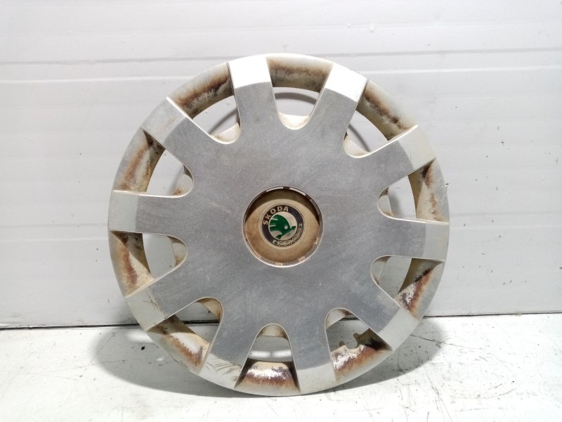 Recambio de tapacubos para skoda octavia berlina (1u2) ambiente referencia OEM IAM 1U0601147  
