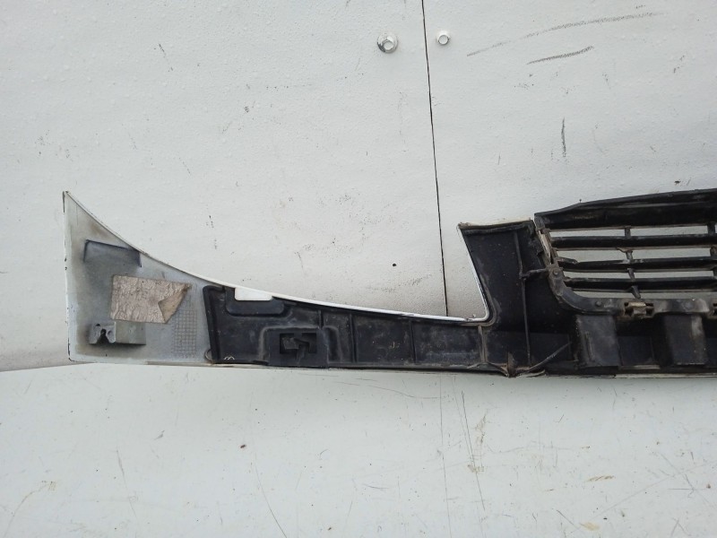 Recambio de rejilla delantera para renault kangoo (kc0/1_) 1.5 dci (kc07) referencia OEM IAM 8200150629 7701056411 7701056406