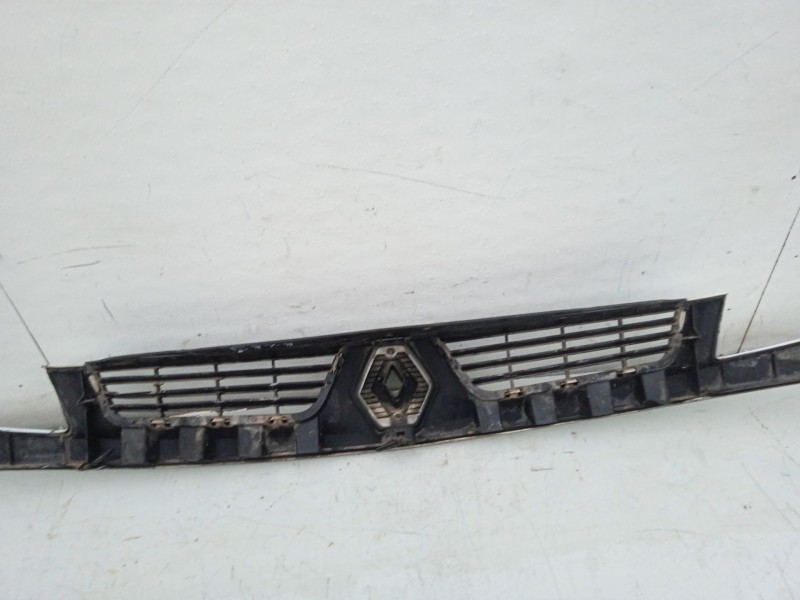 Recambio de rejilla delantera para renault kangoo (kc0/1_) 1.5 dci (kc07) referencia OEM IAM 8200150629 7701056411 7701056406