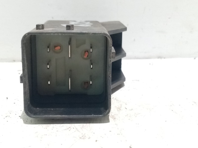Recambio de rele para land rover santana 350 referencia OEM IAM 51252002  