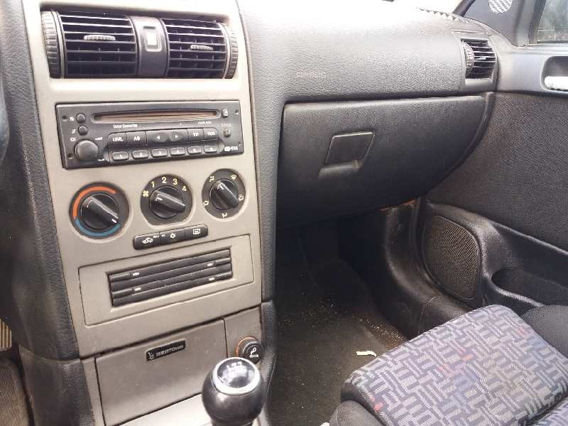 opel astra g coupé 2.2 16v edition   |   01.00 - 12.04 | 2000 - 2004 | 147 cv / 108 kw del año 2000