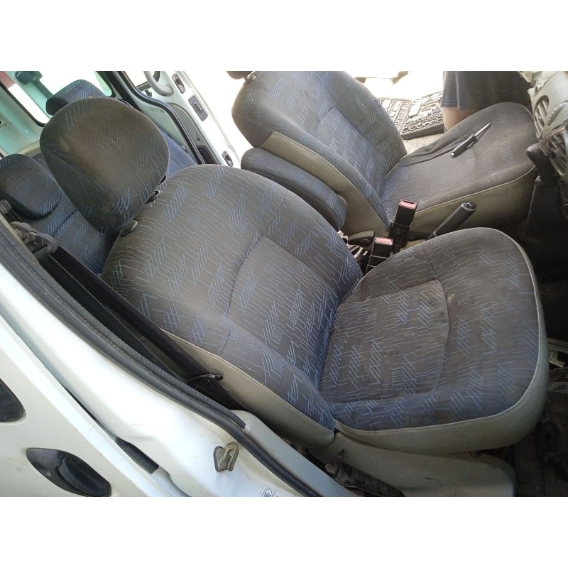 Recambio de asiento delantero derecho para renault kangoo (kc0/1_) 1.5 dci referencia OEM IAM 7701063788  