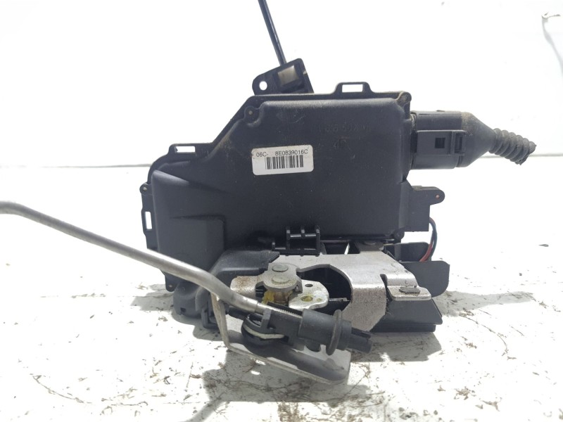 Recambio de cerradura puerta trasera derecha para audi a4 berlina (8e) referencia OEM IAM 8E0839016C  