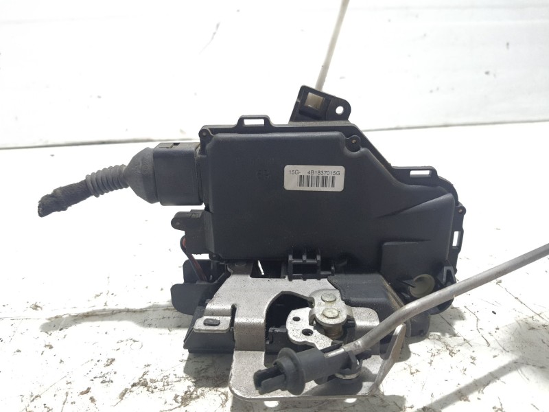 Recambio de cerradura puerta trasera izquierda para audi a4 berlina (8e) referencia OEM IAM 8B1837015G  