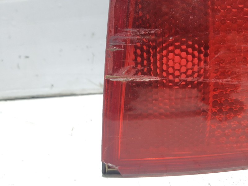 Recambio de piloto trasero derecho para audi a4 berlina (8e) referencia OEM IAM 8E0945096  