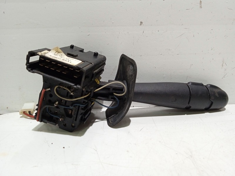 Recambio de mando intermitentes para renault kangoo (kc0/1_) 1.5 dci referencia OEM IAM 8200379531  