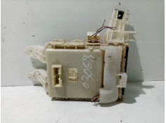 Recambio de caja reles / fusibles para toyota auris 1.4 turbodiesel cat referencia OEM IAM 8273002150   2