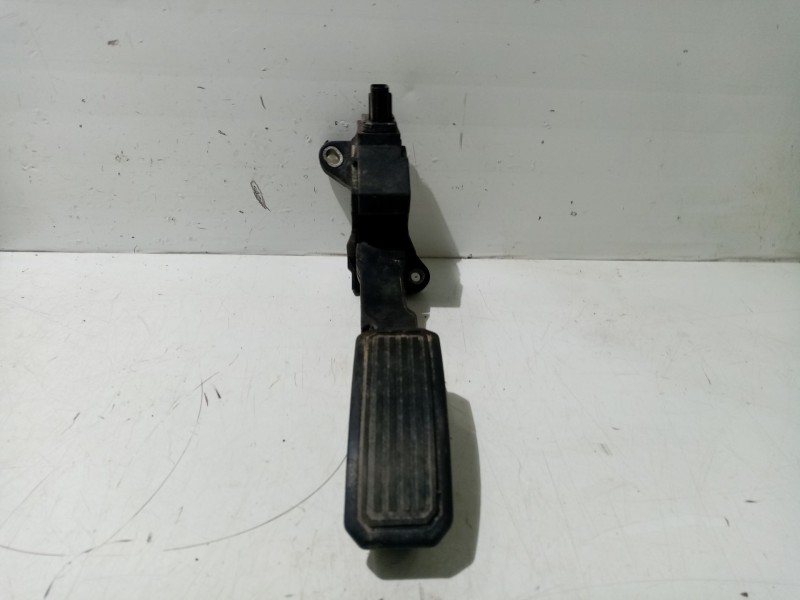 Recambio de pedal acelerador para toyota auris 1.4 turbodiesel cat referencia OEM IAM 7423202540  