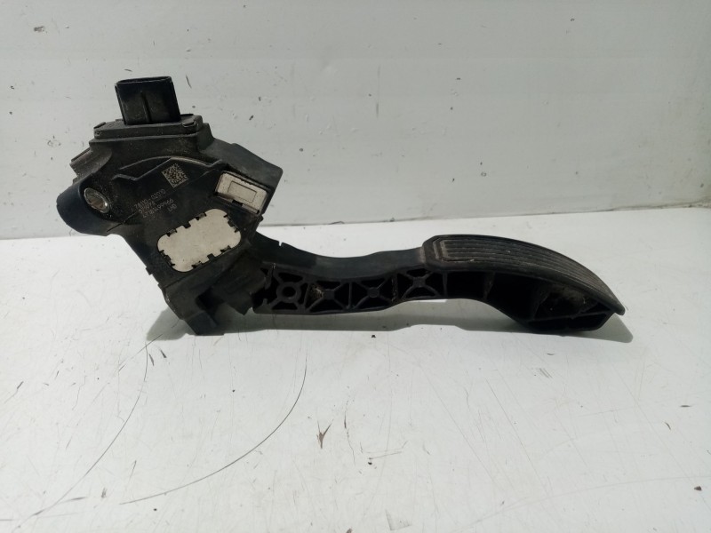 Recambio de pedal acelerador para toyota auris 1.4 turbodiesel cat referencia OEM IAM 7423202540  