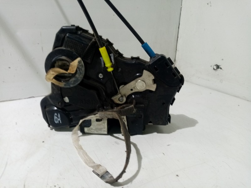 Recambio de cerradura puerta delantera izquierda para toyota auris 1.4 turbodiesel cat referencia OEM IAM 6904002210  