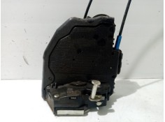 Recambio de cerradura puerta trasera derecha para toyota auris 1.4 turbodiesel cat referencia OEM IAM 6905002180  