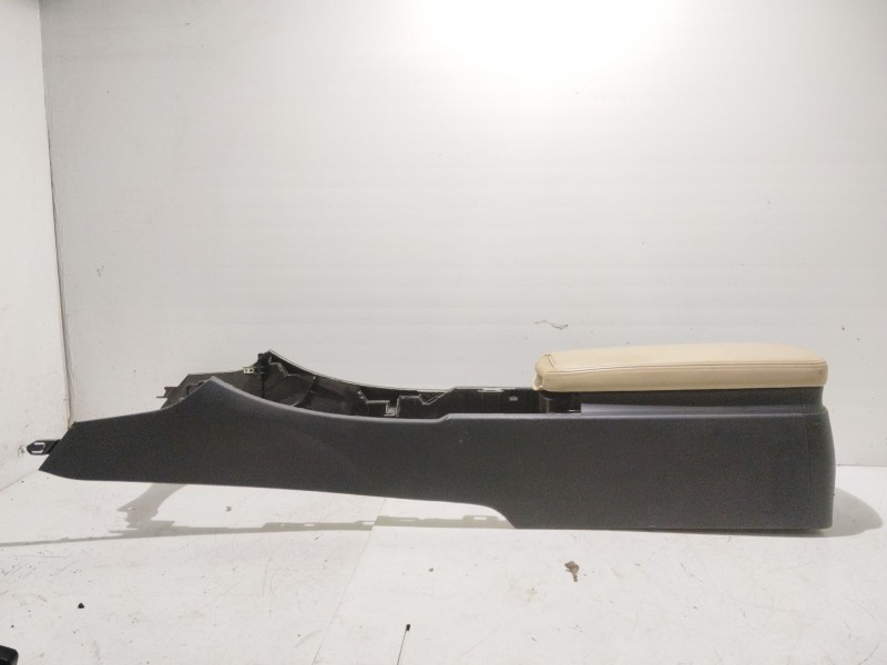 Recambio de apoyabrazos central para lexus is ii (_e2_) 250 (gse20) referencia OEM IAM 5881053081C6  