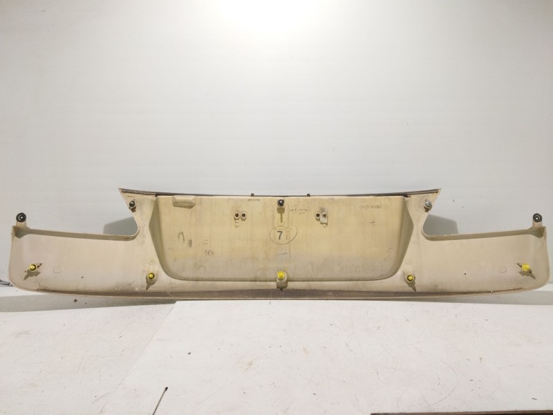 Recambio de moldura para lexus is ii (_e2_) 250 (gse20) referencia OEM IAM 7680153030 7680153040 76801-53030