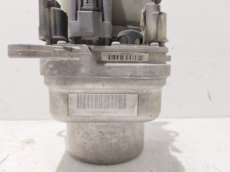 Recambio de bomba direccion para ford focus ii referencia OEM IAM 1743471  