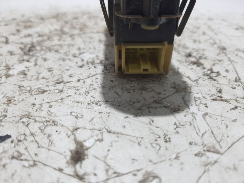 Recambio de mando elevalunas trasero izquierdo para mitsubishi l 200 (k6/7) 2.5 turbodiesel referencia OEM IAM MR732123  