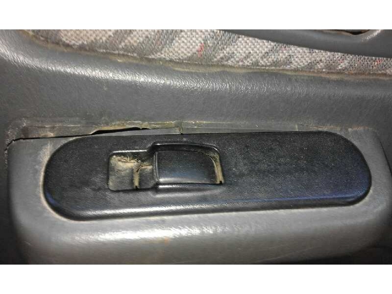 Recambio de mando elevalunas trasero izquierdo para mitsubishi l 200 (k6/7) 2.5 turbodiesel referencia OEM IAM MR732123  