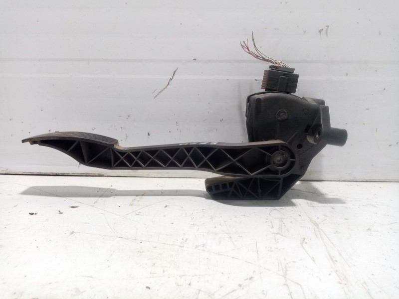 Recambio de pedal acelerador para opel corsa c referencia OEM IAM 848375  