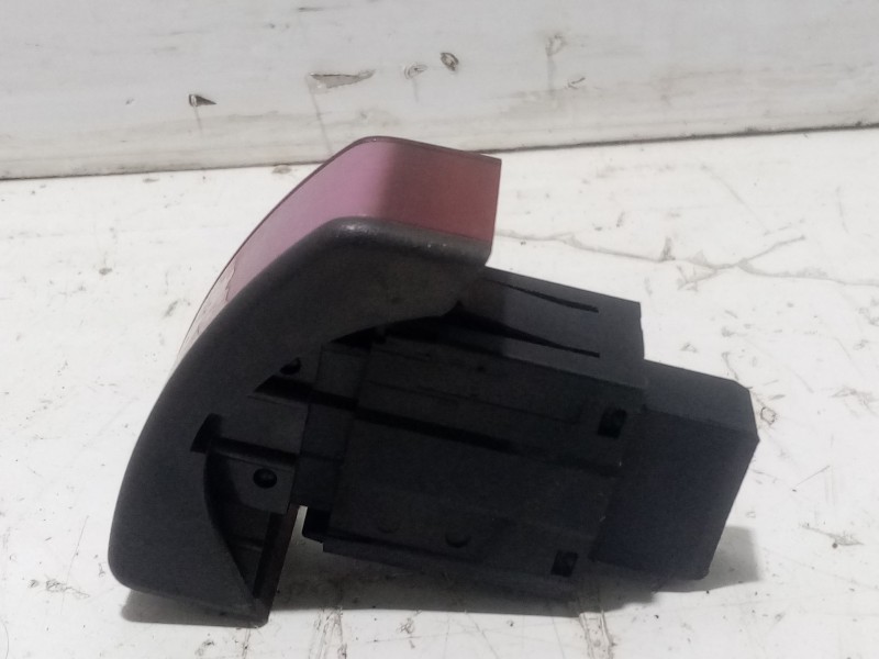 Recambio de warning para opel corsa c referencia OEM IAM 0524119 9164141 072201A