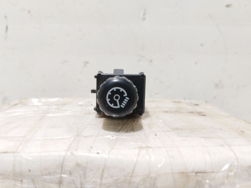 Recambio de interruptor para lexus is ii (_e2_) 250 (gse20) referencia OEM IAM 8411948010 8411948010 8411948010